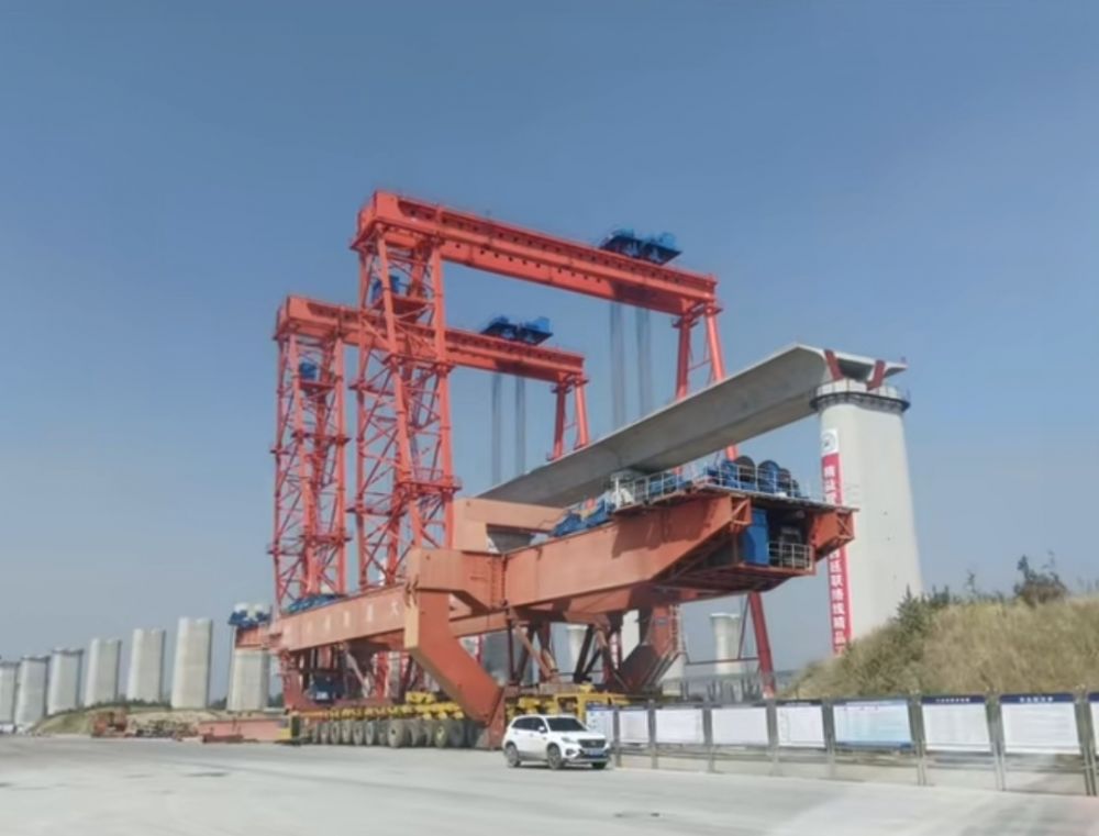 陜西路橋?qū)Ｓ闷鹬貦C械、提梁機、架橋機廠家服務(wù)、價格優(yōu)惠