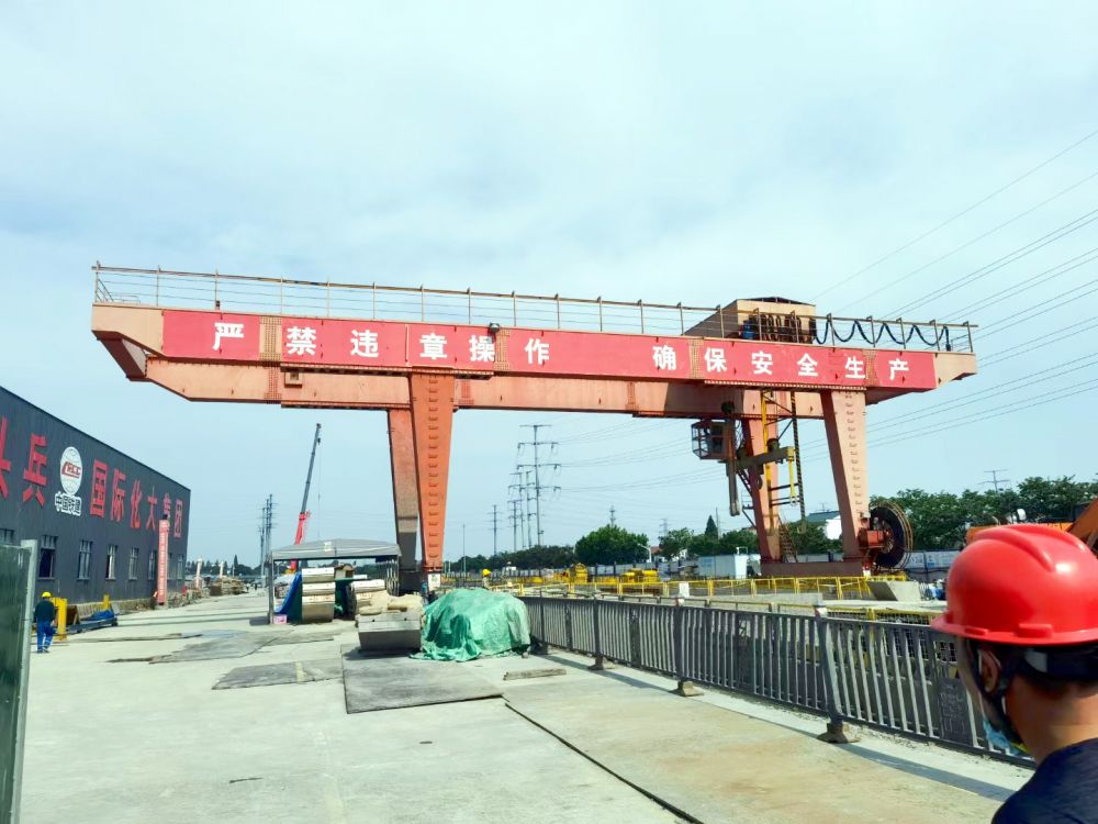 地鐵出渣機、工程龍門吊、提梁機、架橋機、路橋門式起重機租賃出租