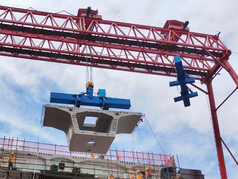山東威海起重機(jī)吊鉤吊具、行車大鉤、吊鉤組廠家銷售、安裝維修