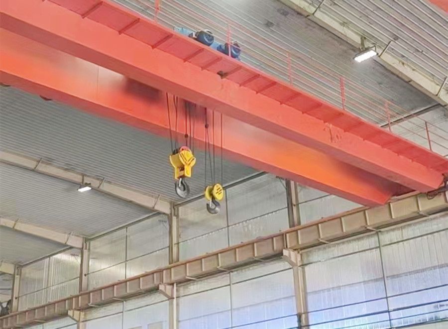 泰安起重機(jī)、LH型32/10t電動(dòng)葫蘆雙梁橋式起重機(jī)廠家圖片