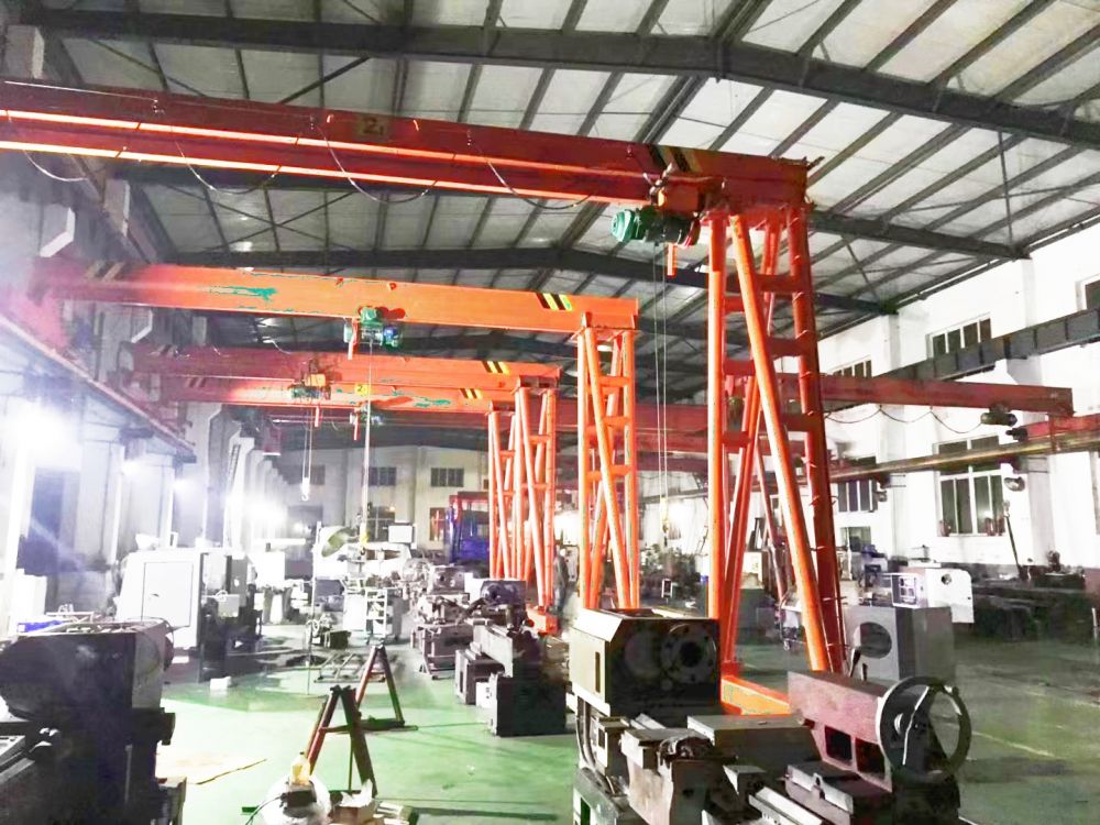 龍門吊廠家品牌、BMH型半腿門式起重機制造安裝維修