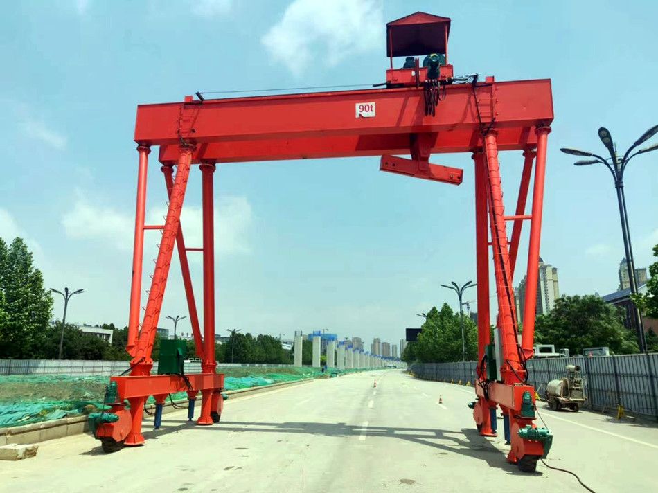 山西提梁機(jī)、輪胎式提梁機(jī)龍門(mén)吊生產(chǎn)廠家、設(shè)計(jì)制造