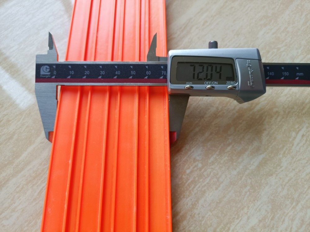 4P無接縫滑觸線寬度圖