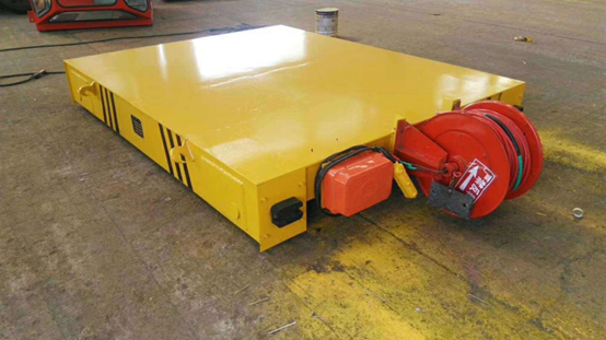 使用蓄電池電動(dòng)平車設(shè)備充電需要注意！