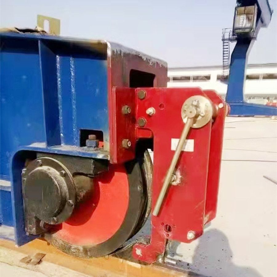 大連龍門吊改造、龍門吊加裝液壓防風(fēng)鐵楔-華研起重安防批發(fā)安裝