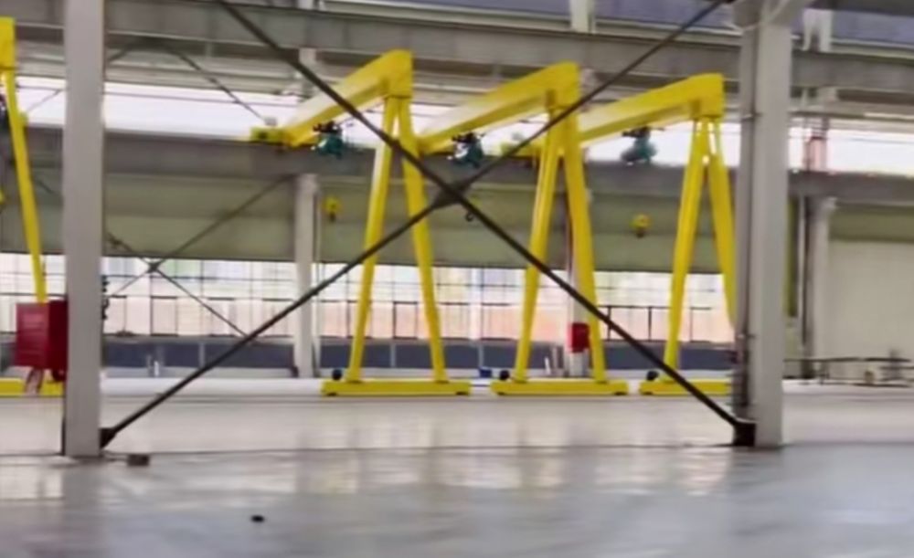 BMH型半腿門(mén)式起重機(jī)、半腿龍門(mén)吊、半腿門(mén)機(jī)