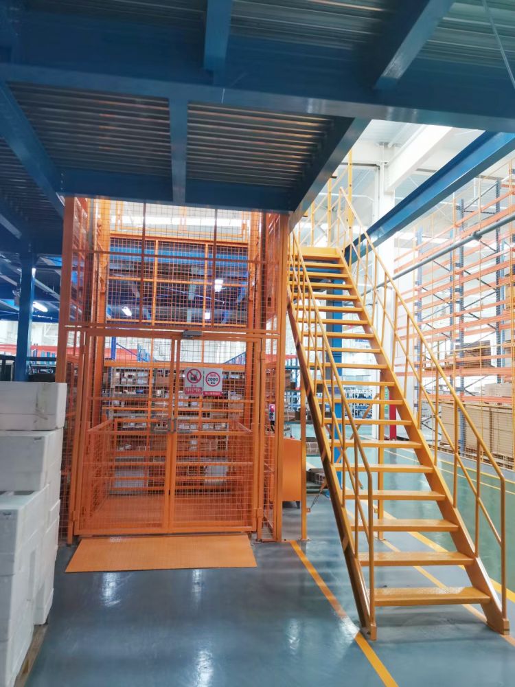 東莞升降機、SJD鏈條導軌液壓升降平臺貨梯廠家銷售