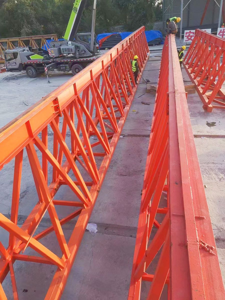 伊犁門式起重機(jī)、龍門吊廠家承接安裝拆卸、維修工程