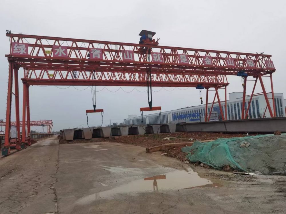 提梁機(jī)、梁場(chǎng)門(mén)式起重機(jī)、工程龍門(mén)吊租賃公司