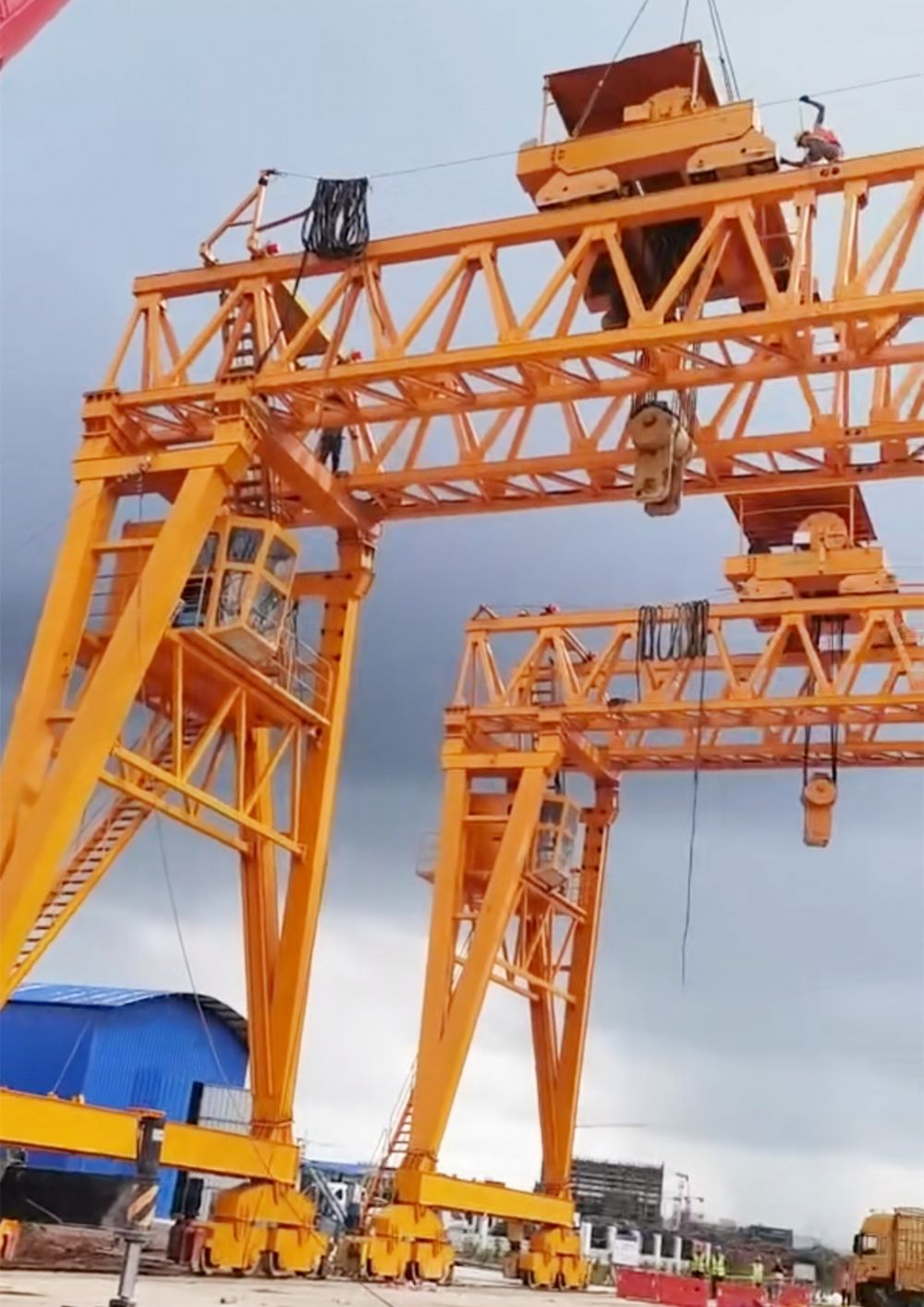 山西太原龍門吊、礦山雙梁門式起重機(jī)廠家銷售服務(wù)