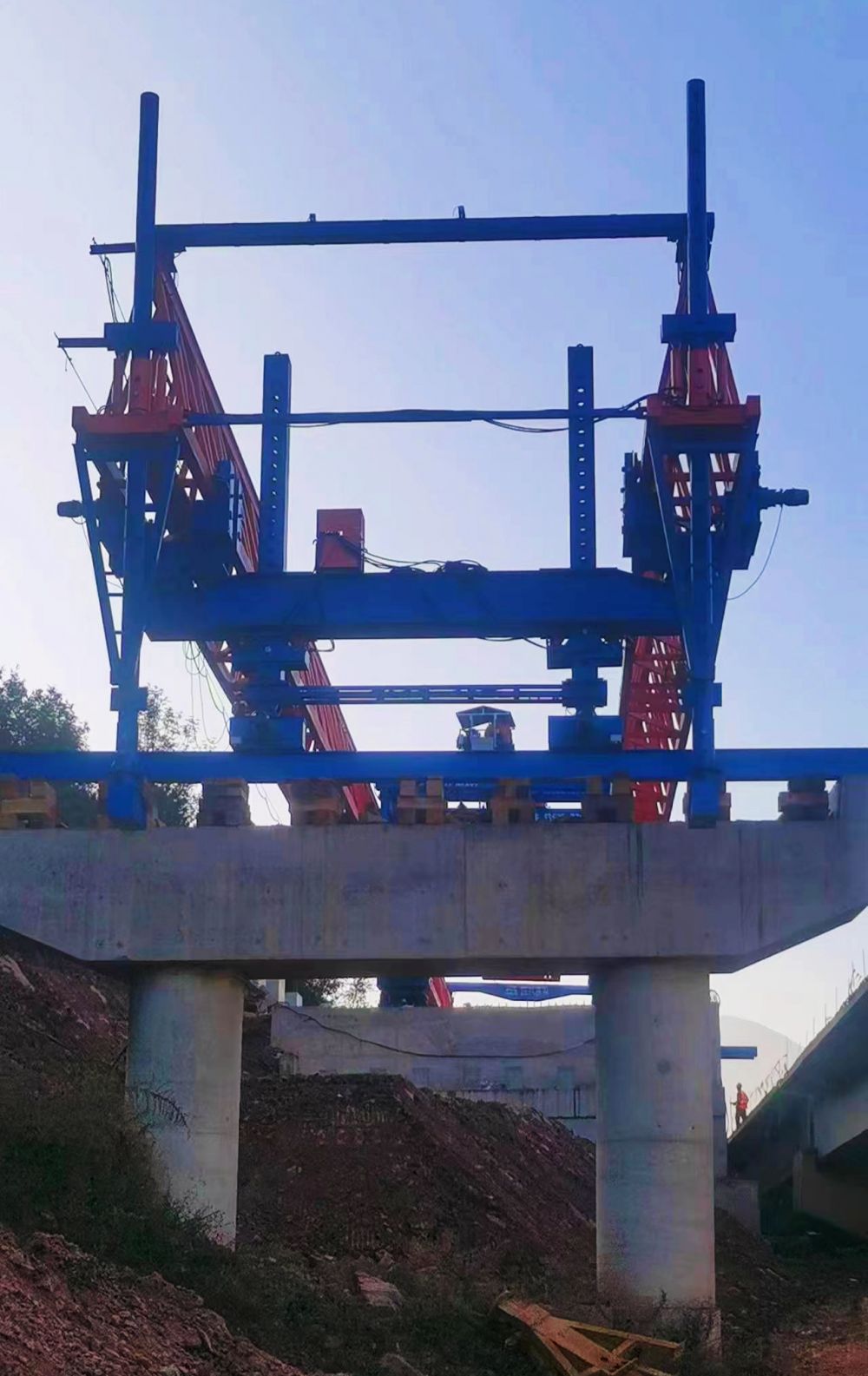 河南新鄉(xiāng)架橋機(jī)租賃出租、架橋機(jī)安裝拆卸、維修維保