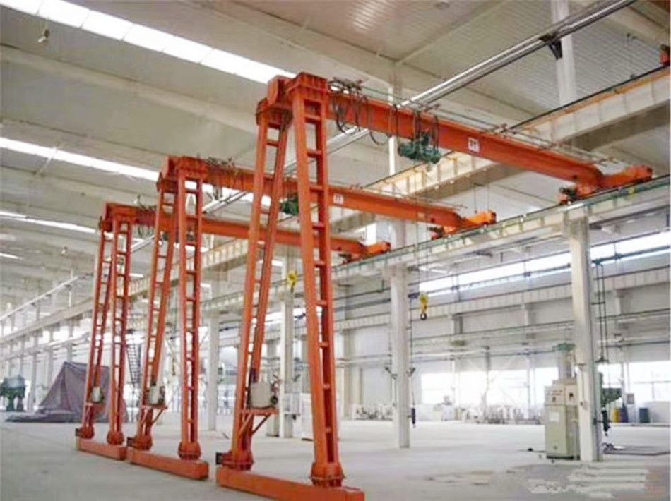 青島龍門(mén)吊，電動(dòng)葫蘆半腿單梁門(mén)式起重機(jī)