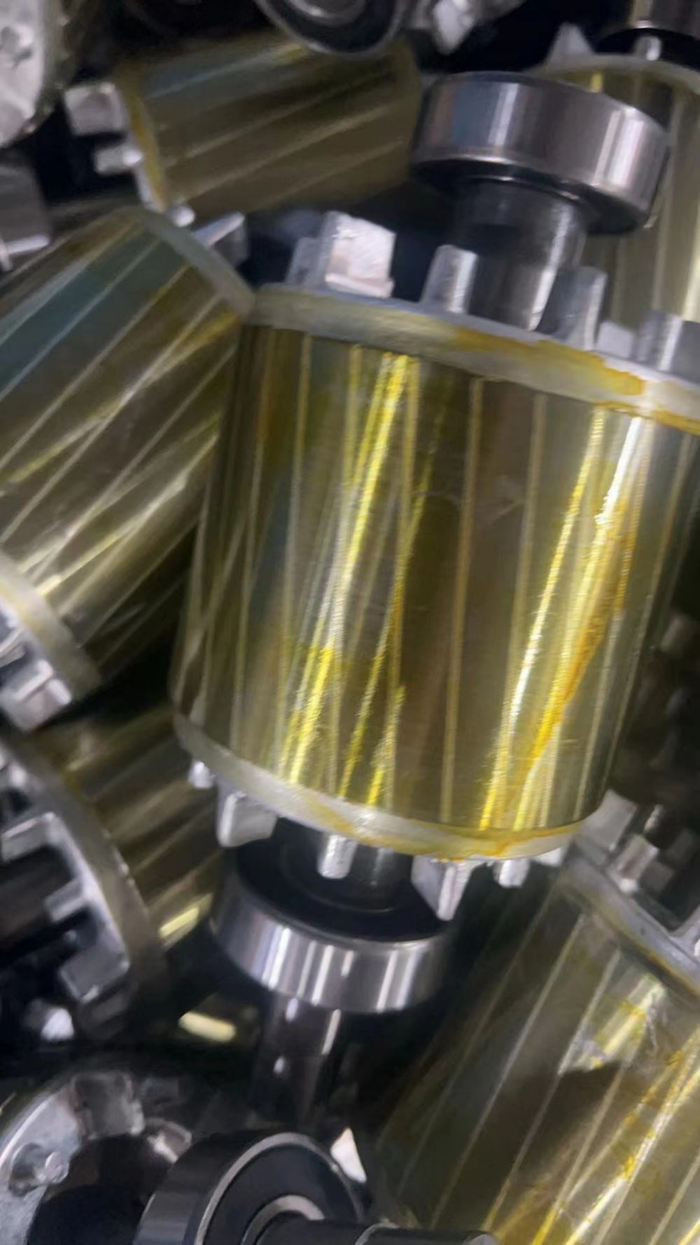 電機轉(zhuǎn)子表面防護覆蓋氣干漆顏色鮮亮