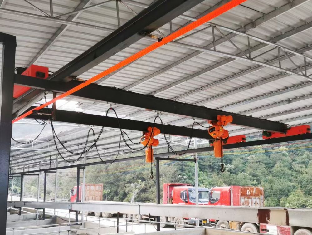 簡(jiǎn)易起重機(jī)、非標(biāo)起重機(jī)、間易吊機(jī)、天車(chē)現(xiàn)場(chǎng)制作、安裝維修