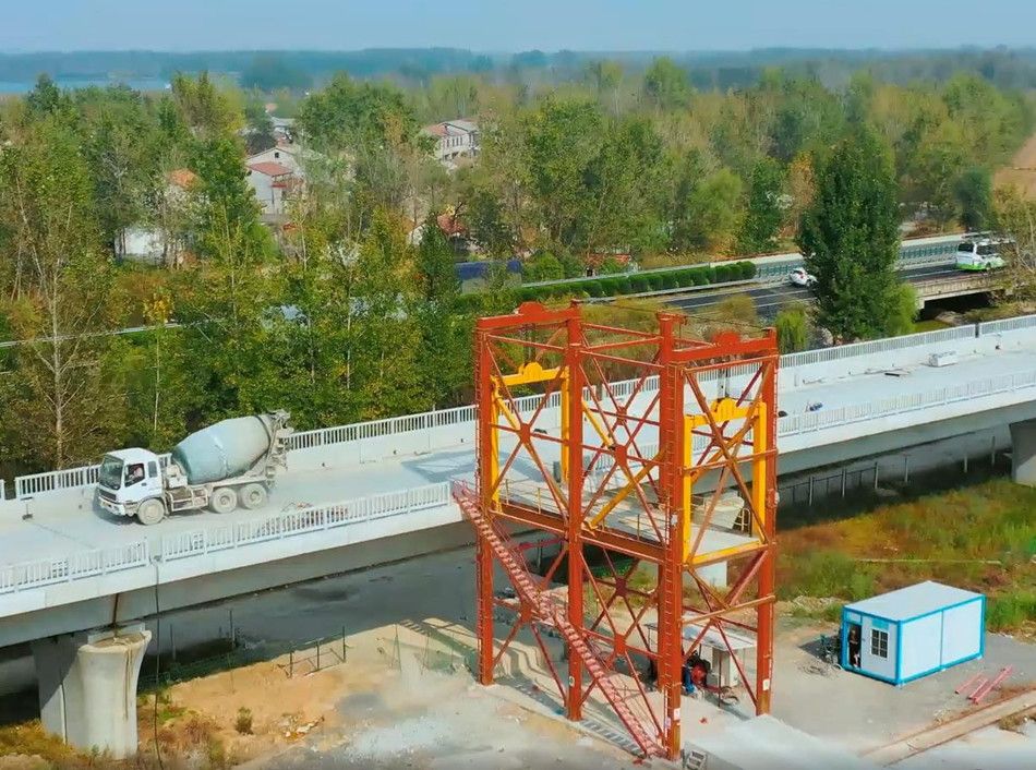 湖北宜昌路橋起重機(jī)械、混凝土罐車提升機(jī)廠家銷售、安裝維修