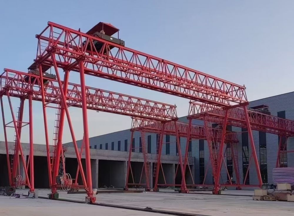 河南龍門(mén)吊、提梁機(jī)、路橋門(mén)機(jī)租賃工程服務(wù)