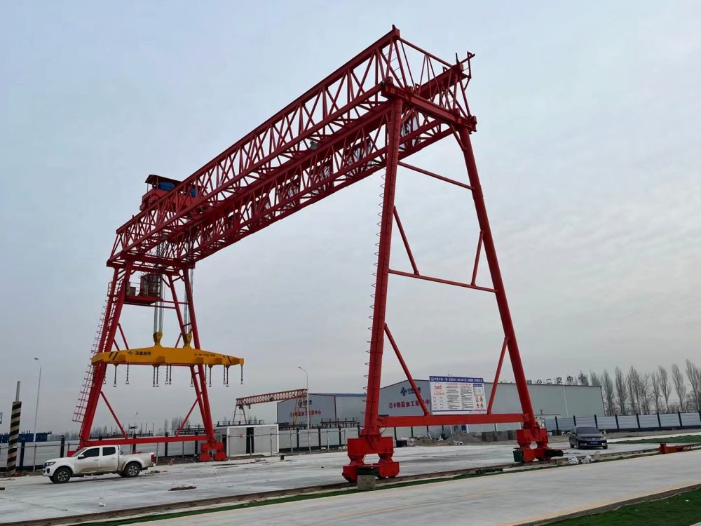 提梁機(jī)、路橋工程門(mén)式起重機(jī)