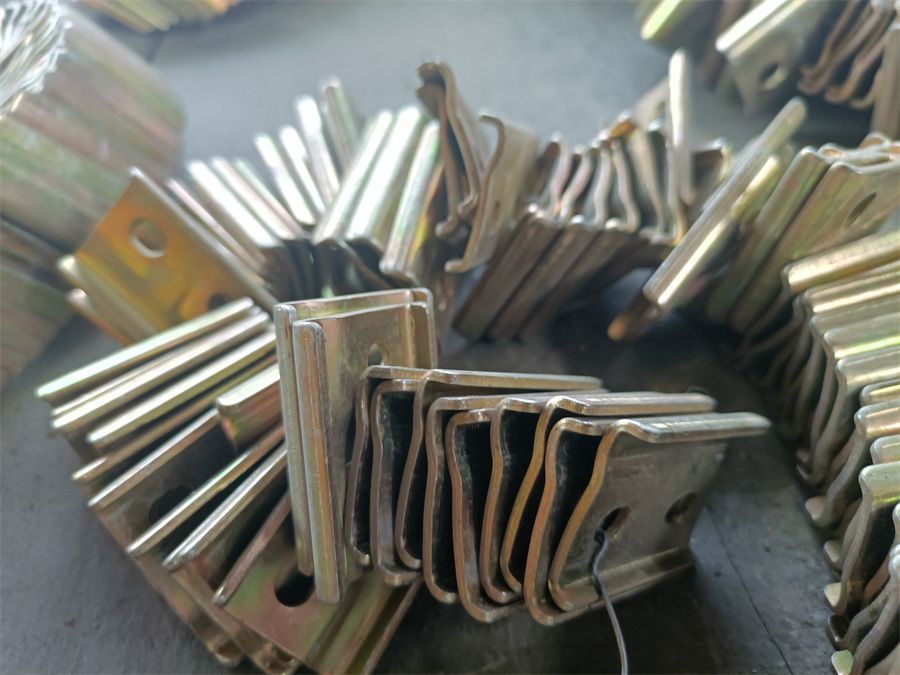 鋼絲繩式電動葫蘆壓繩板、鋼絲繩壓板