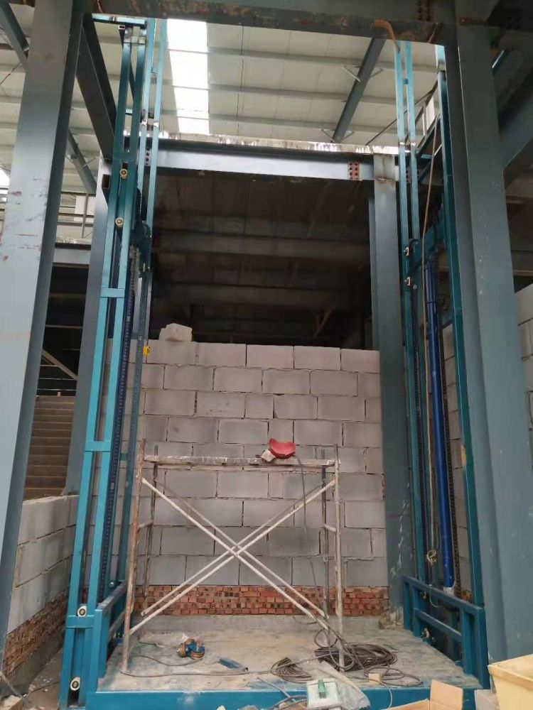 商丘液壓升降機(jī)、鏈條導(dǎo)軌式液壓升降機(jī)