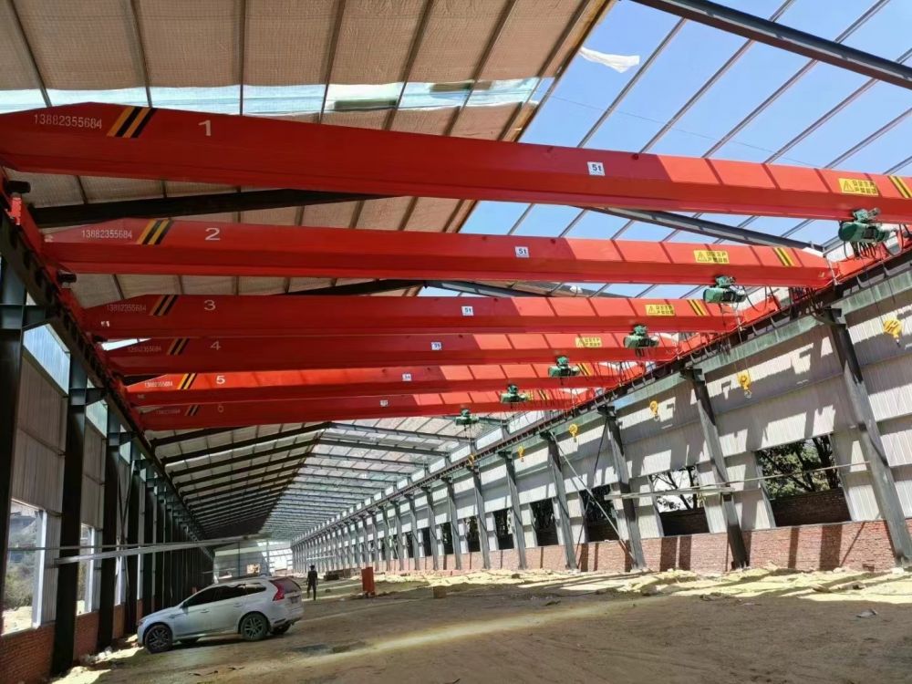 河南行車生產(chǎn)廠家、LDA型電動(dòng)單梁起重機(jī)