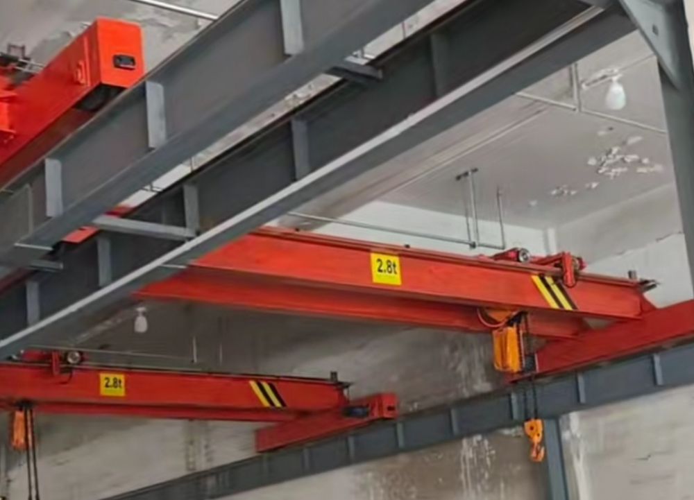 云浮天車吊機現(xiàn)場制作、簡易電動單梁起重機