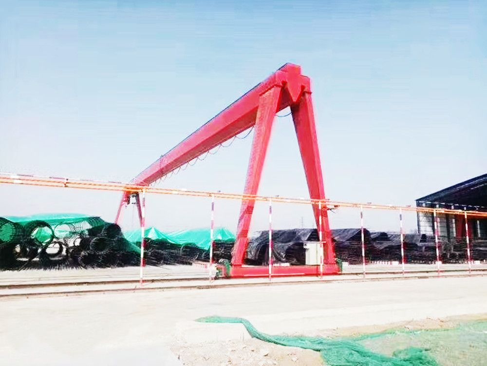 呼和浩特龍門吊、MH型箱式電動(dòng)單梁門式起重機(jī)