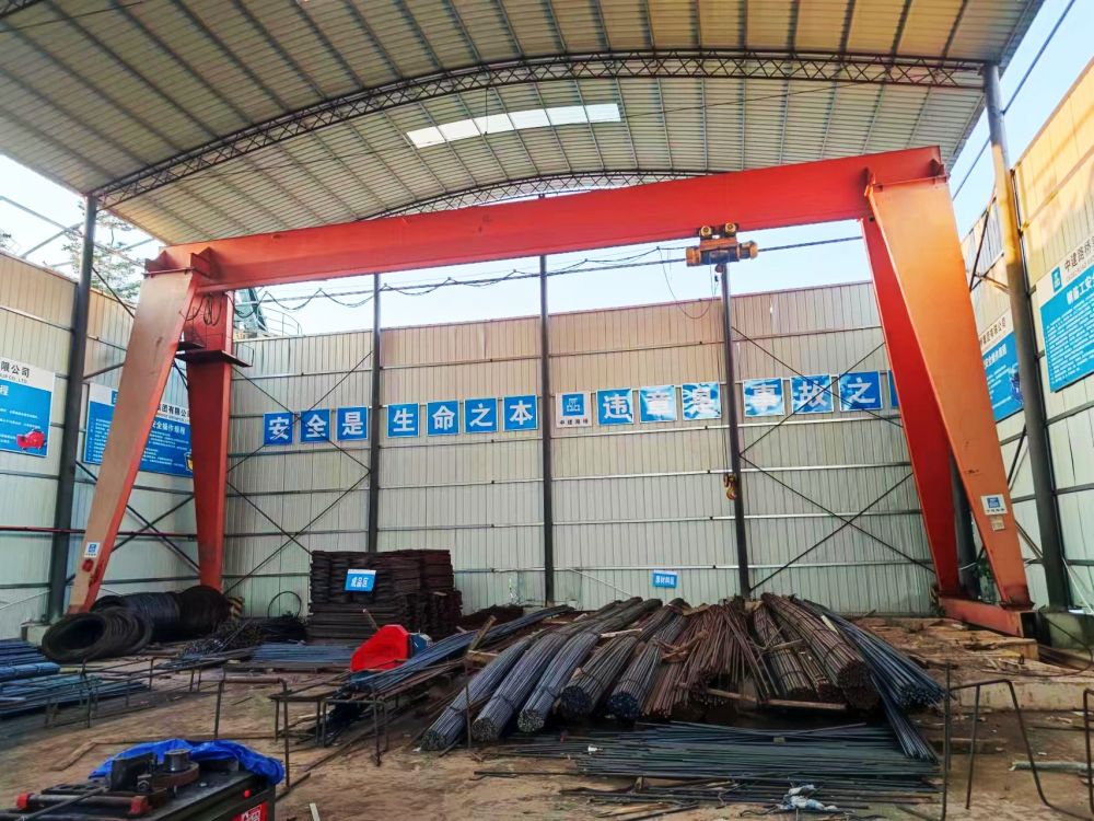 龍門吊廠家、型號(hào)、參數(shù)、電動(dòng)單梁門式起重機(jī)設(shè)計(jì)制造、安裝維修