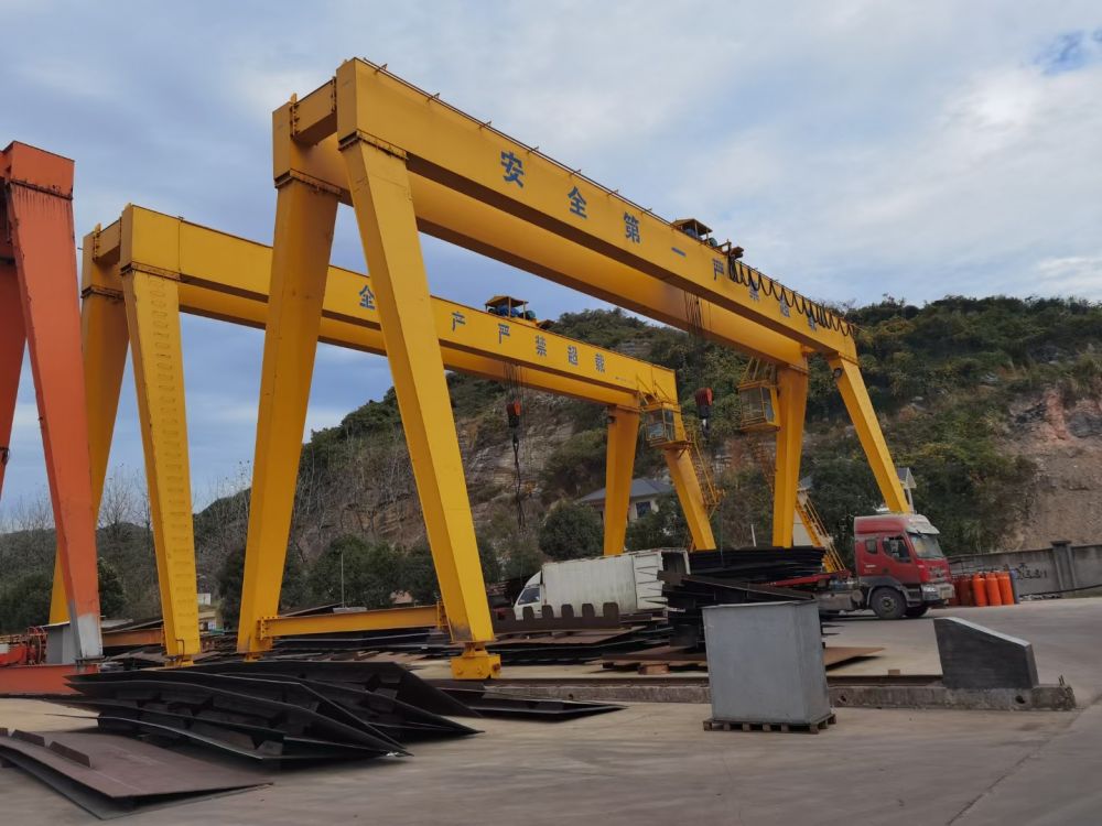 龍門吊、國標非標歐式單雙梁門式起重機、雙梁龍門吊型號規(guī)格、價格