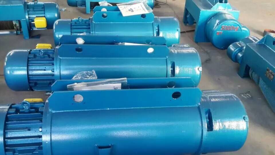 電動(dòng)葫蘆清理油垢使用柴油較好