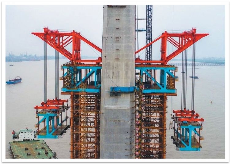 中鐵九橋 2臺 1800T 橋面吊機