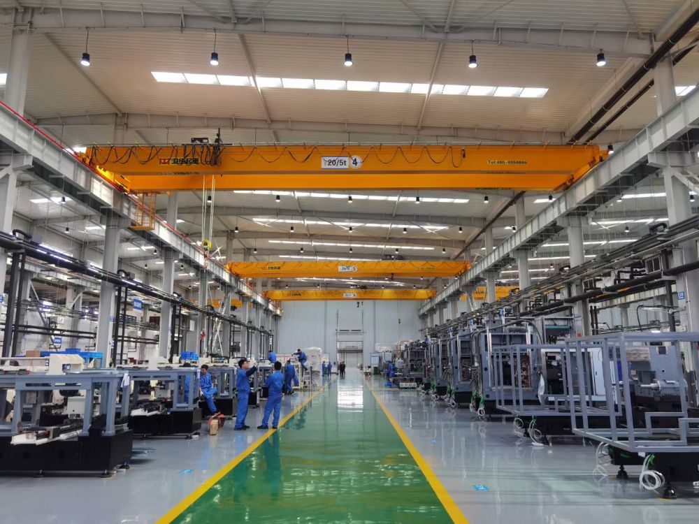 大連歐式雙梁起重機、20/5t電動葫蘆雙梁橋式起重機