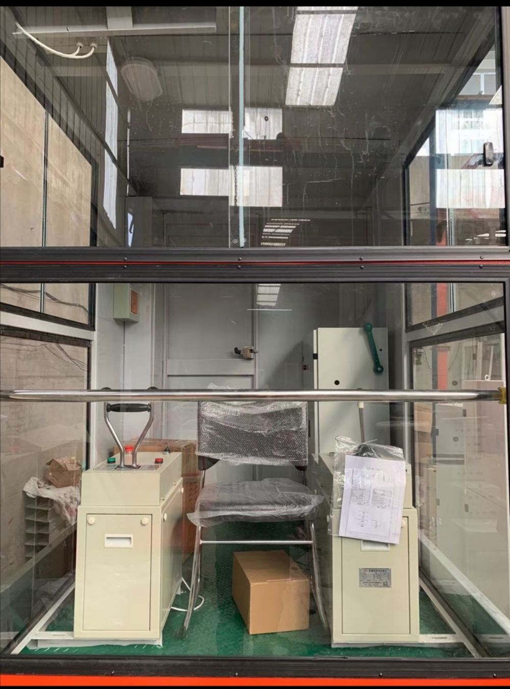 起重機(jī)電氣柜，司機(jī)室，監(jiān)控系統(tǒng)