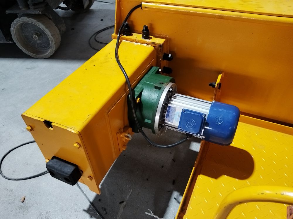 LDA驅(qū)動(dòng)裝置、起重機(jī)大車驅(qū)動(dòng)變速箱、運(yùn)行電機(jī)