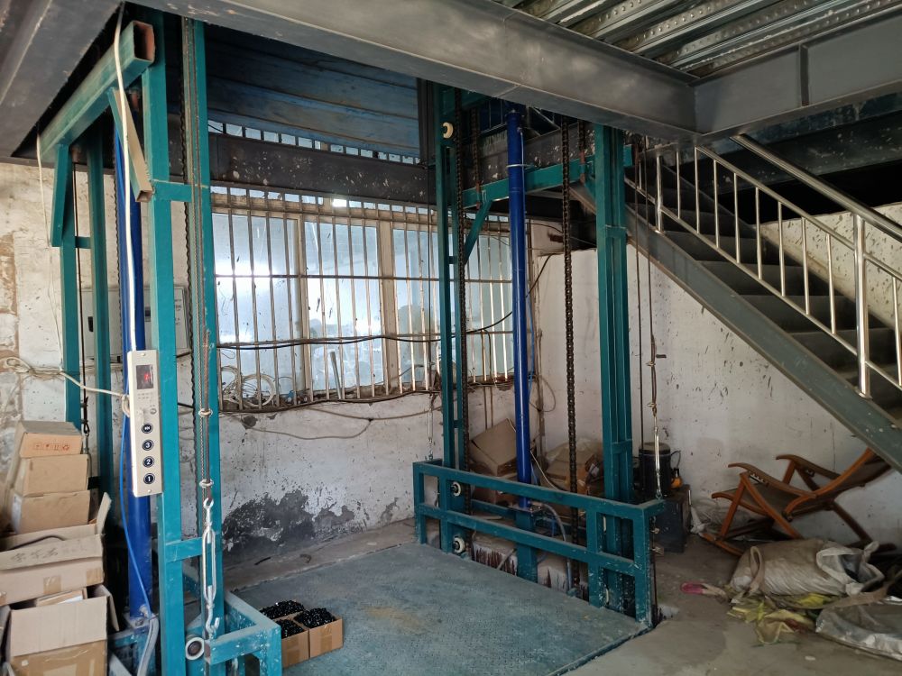 SJD型鏈條導軌液壓升降機、升降平臺、升降貨梯參數(shù)、報價