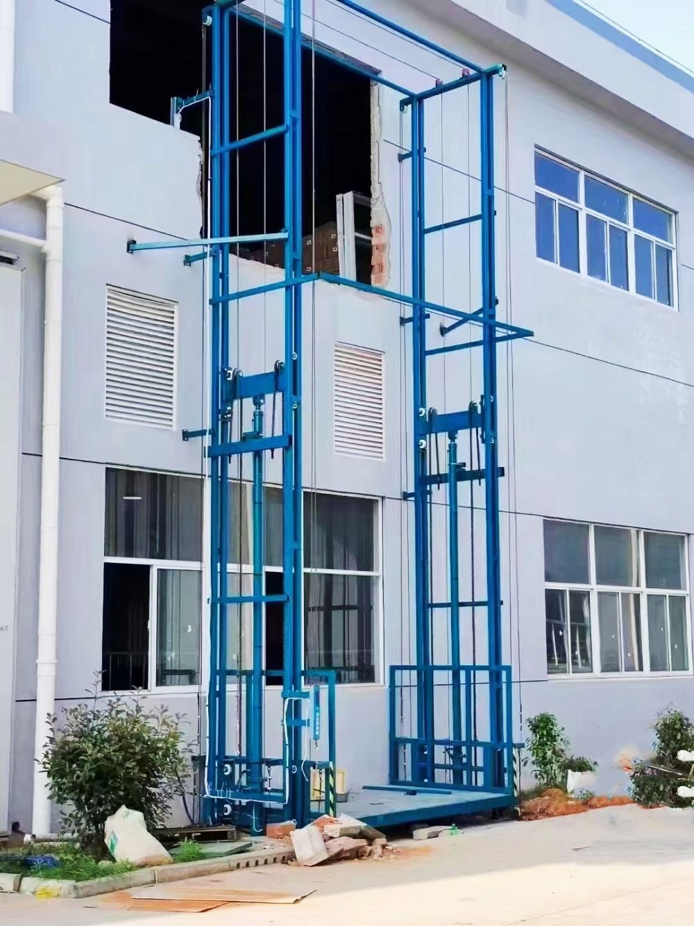 鏈條導(dǎo)軌式升降機(jī)、升降平臺、升降貨梯生產(chǎn)廠家安裝維修報(bào)價(jià)