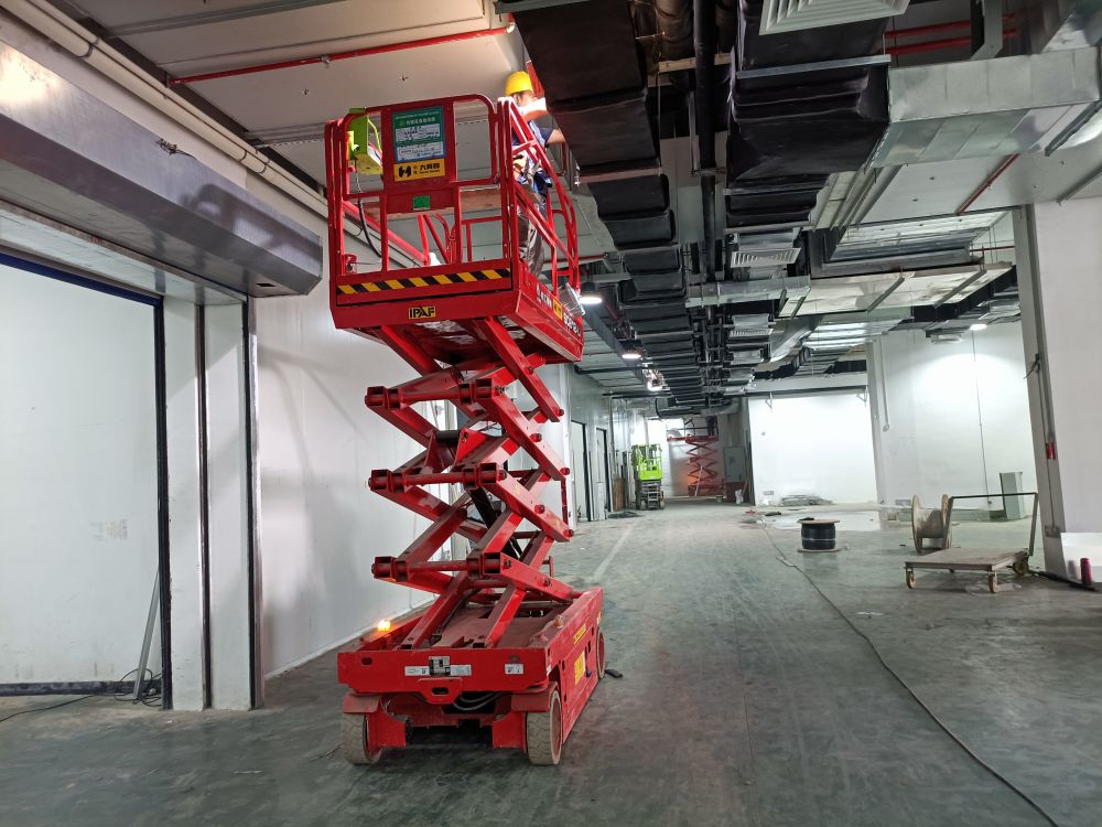 宜賓升降機、自行走升降車生產(chǎn)定制、租賃出租