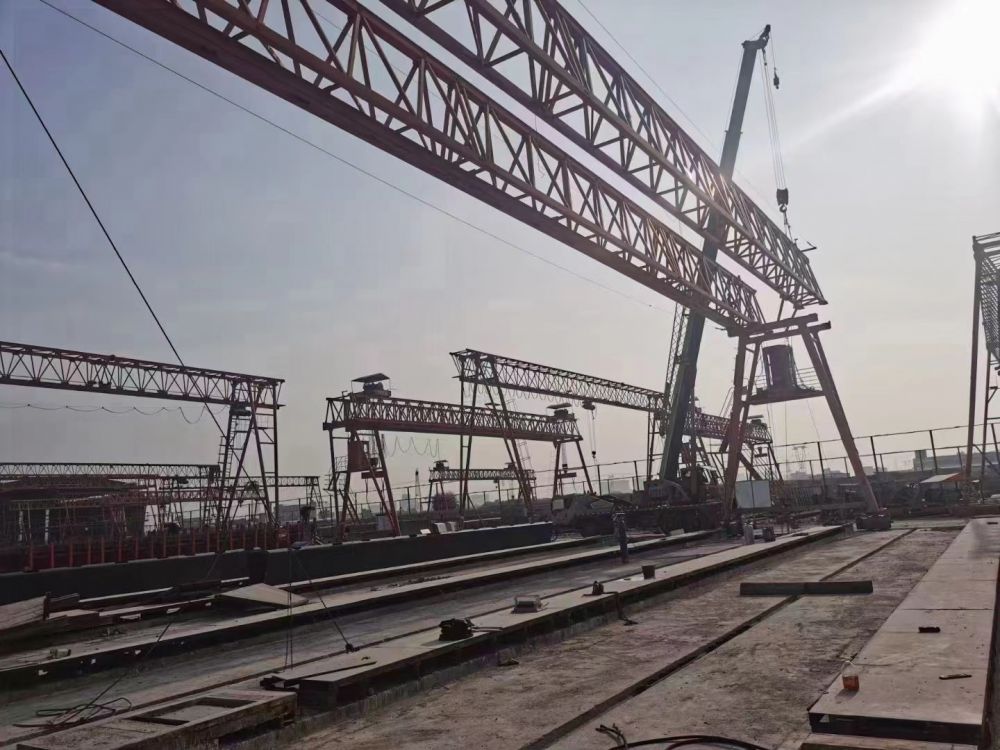 鄭州提梁機(jī)租賃、路橋門式起重機(jī)、出渣機(jī)、龍門吊租賃出租、安裝維修