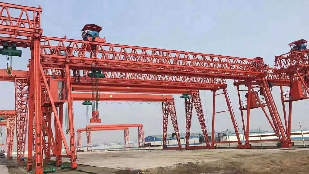 湖北工程龍門吊、襄陽市提梁機、路橋門機廠家銷售