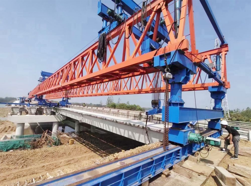 架橋機(jī)型號規(guī)格、架橋機(jī)技術(shù)參數(shù)、架橋機(jī)廠家制造安裝調(diào)試、修理維修