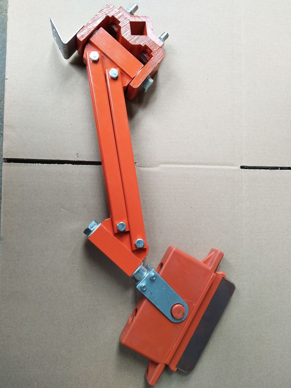 揚(yáng)州天寶供應(yīng)H型單極安全滑觸線