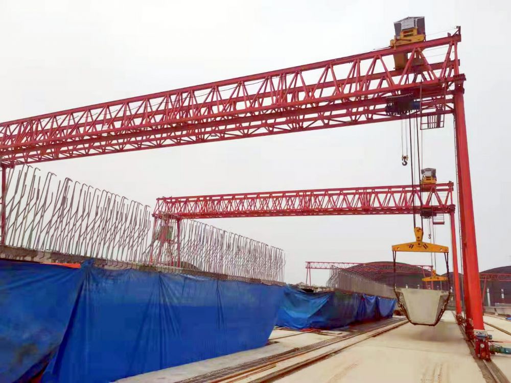 工程門式起重機(jī)、工程龍門吊、提梁機(jī)、路橋門式廠家銷售、安裝維修