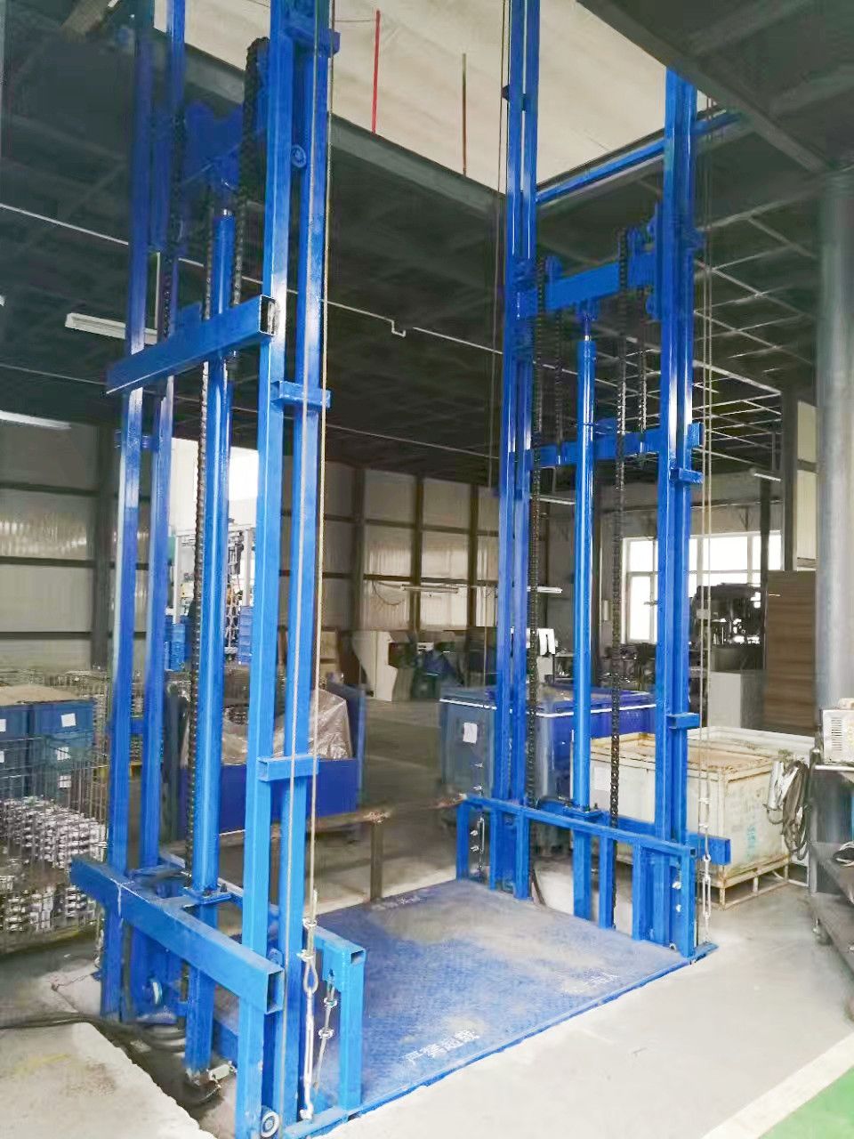 廣州載貨升降機、鏈條導軌式升降貨梯平臺