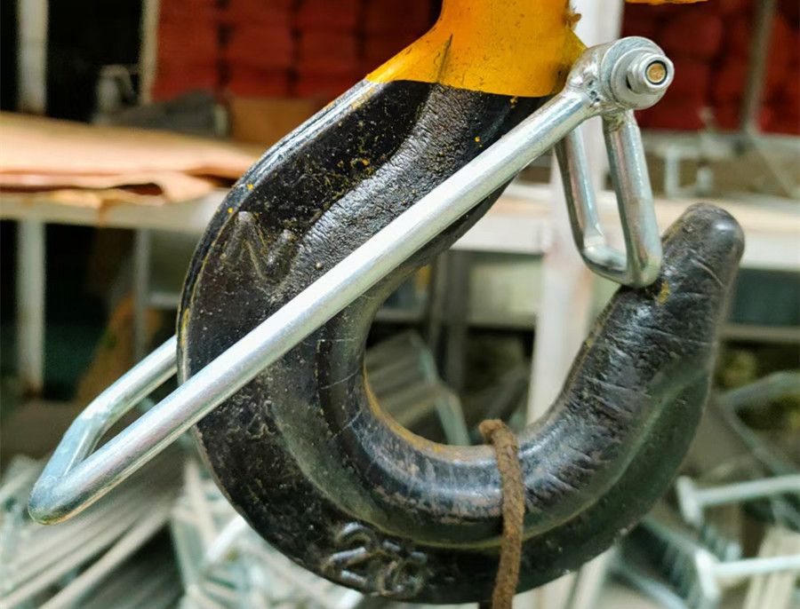 新型吊鉤保險(xiǎn)卡、吊鉤防脫裝置