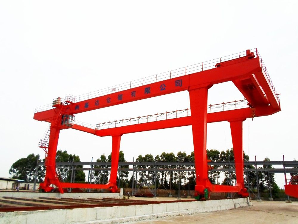 MG(U)型雙梁吊鉤門(mén)式起重機(jī)