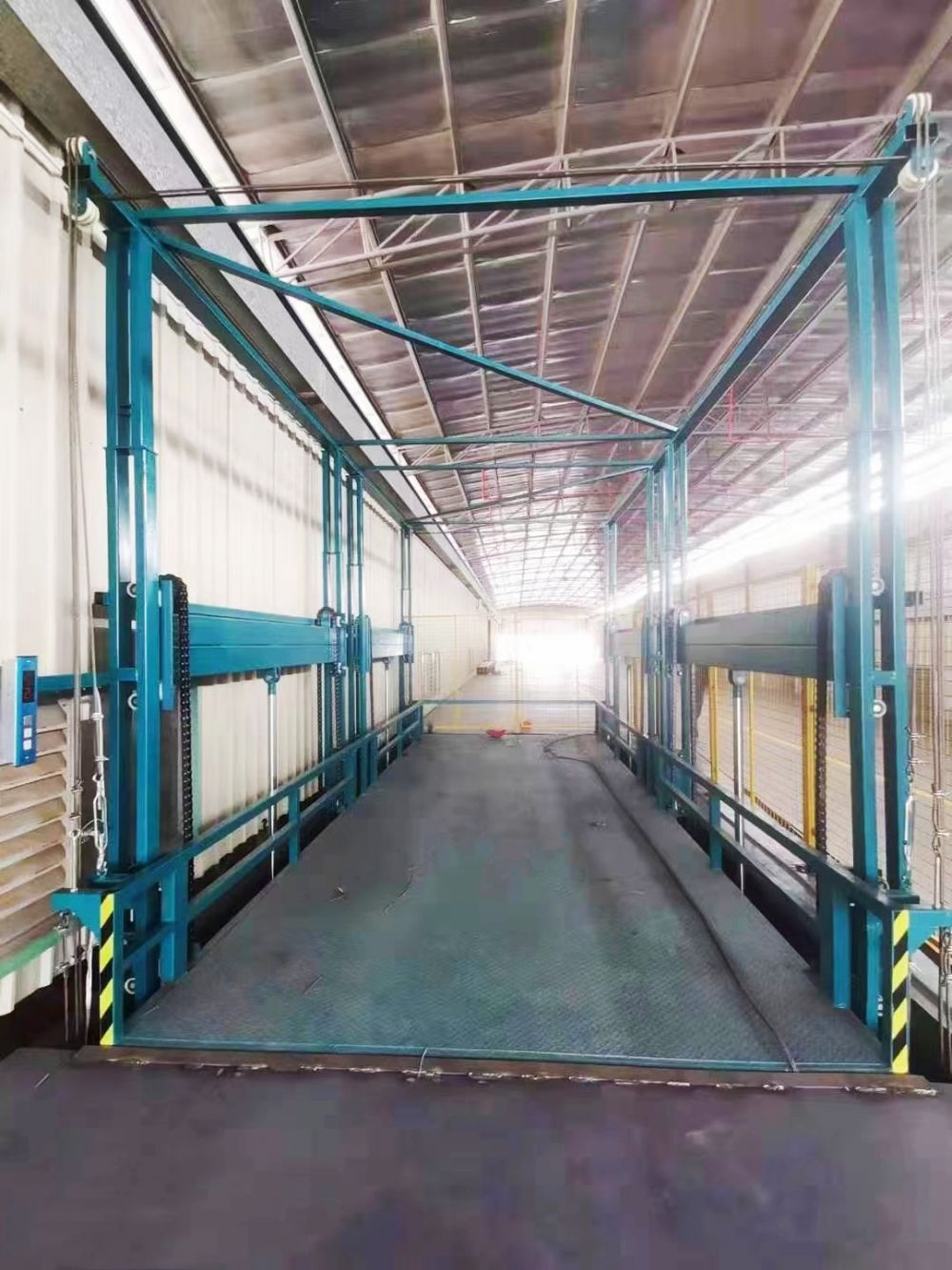 鏈條導(dǎo)軌升降機(jī)、升降貨梯、升降平臺廠家品牌、技術(shù)參數(shù)