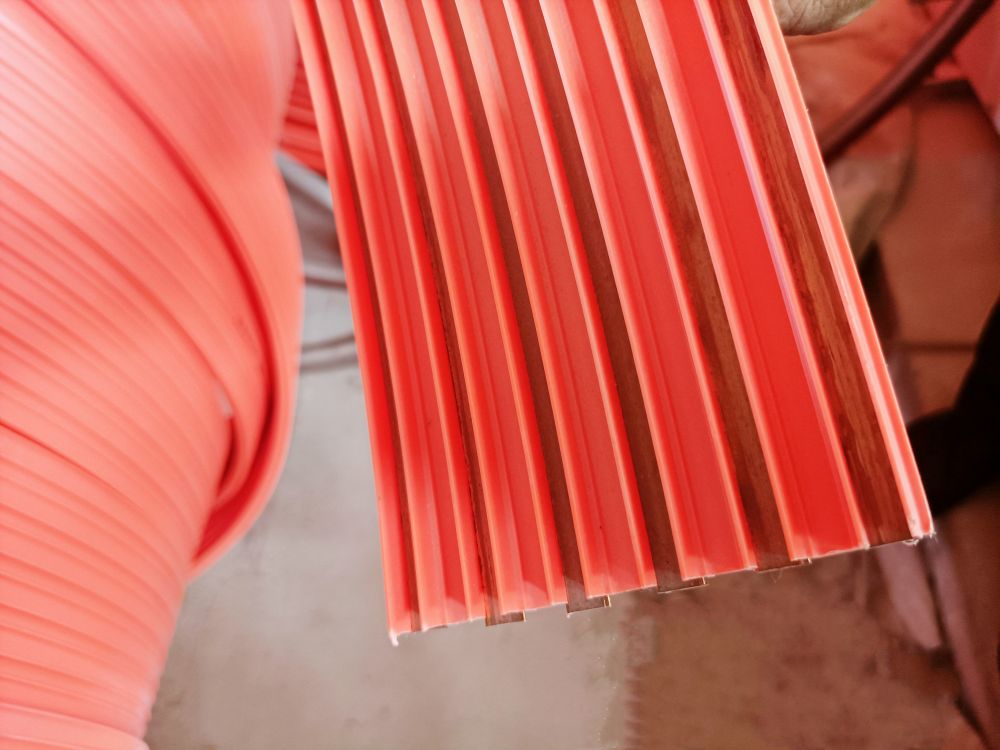 河北滑導(dǎo)線、張家口無(wú)接縫滑觸線、碳刷、拉緊器廠家批發(fā)