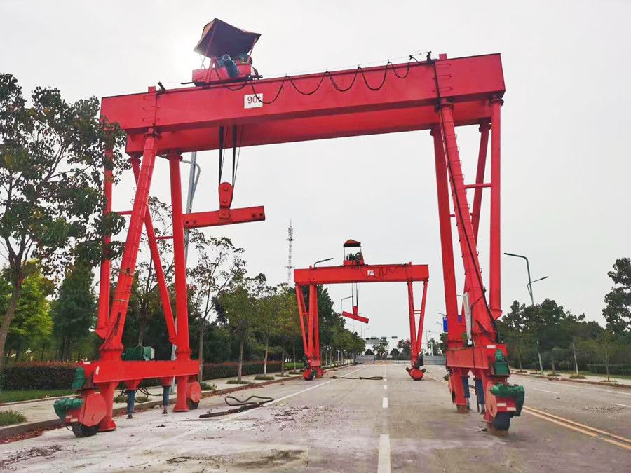 大連提梁機、90噸輪胎式提梁機
