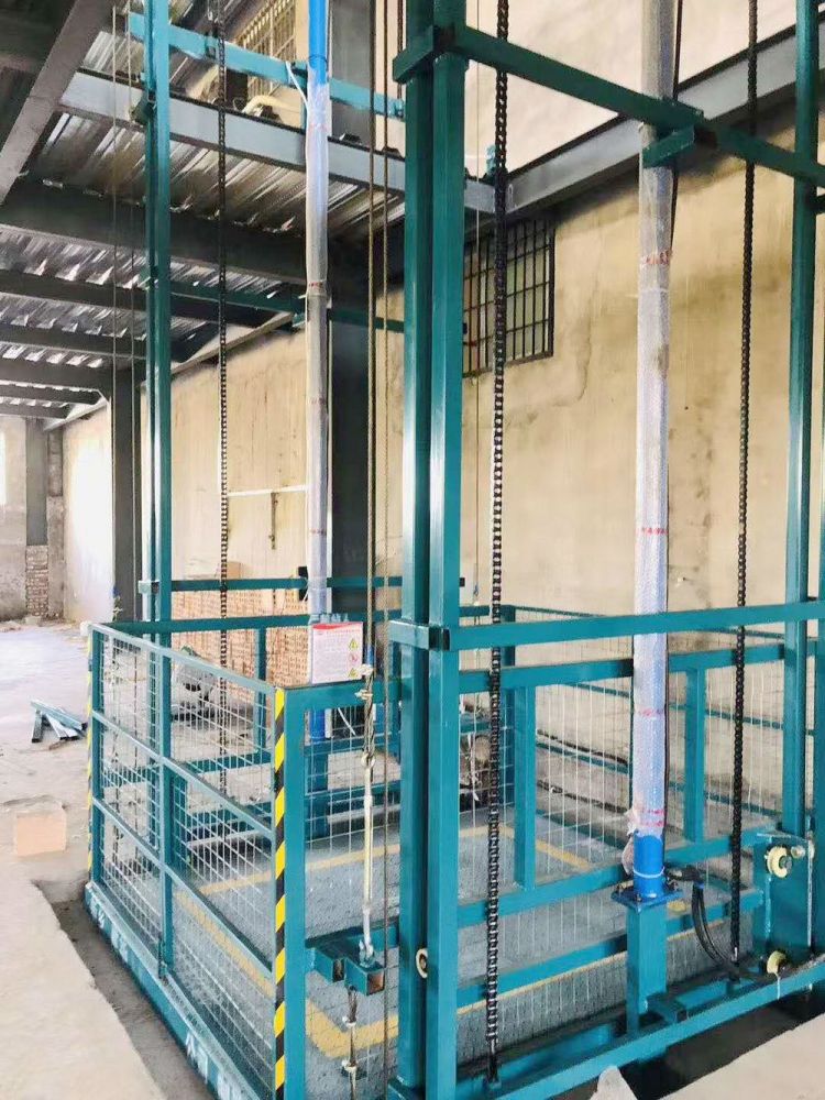 液壓升降平臺，鏈條導(dǎo)軌式升降機