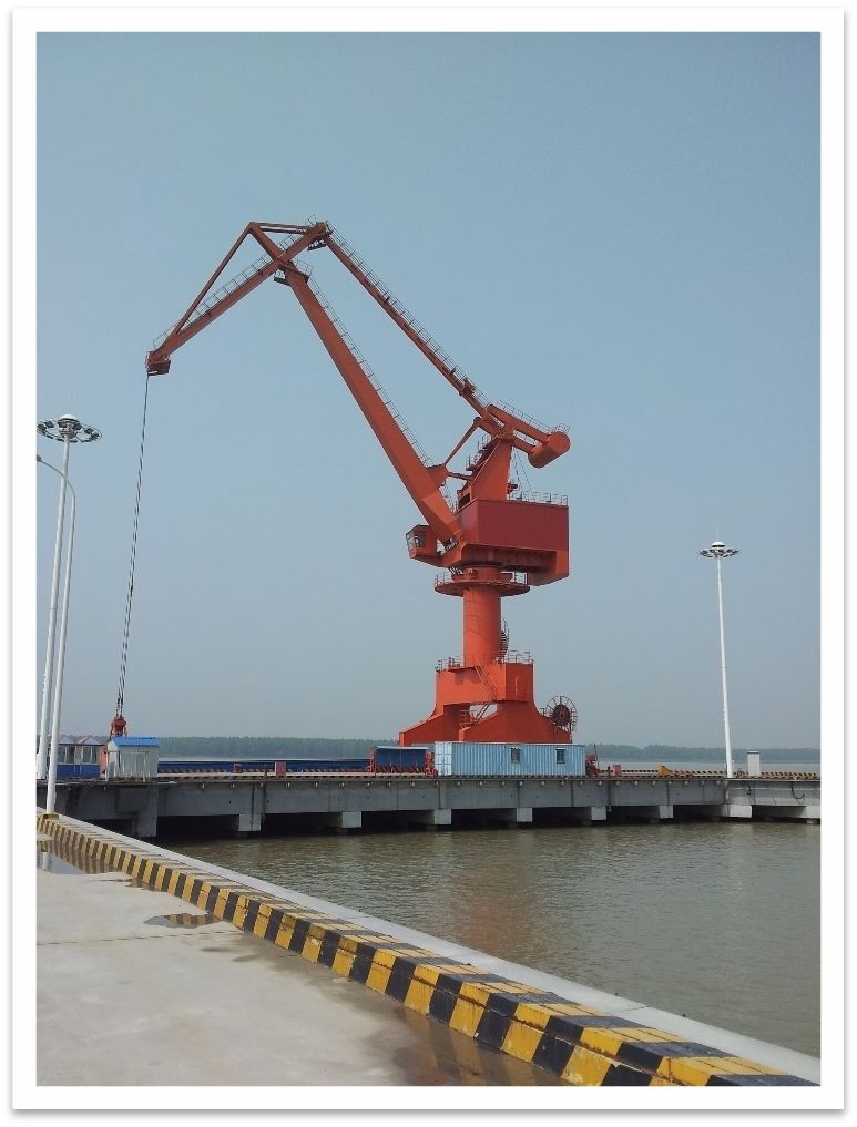 國鼎管樁碼頭MQ2540門座式起重機(jī)