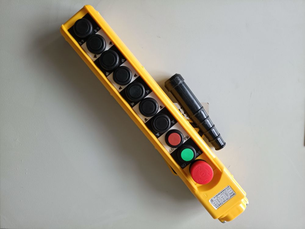 起重機(jī)按鈕、手柄、手電門、一鍵雙速控制按鈕批發(fā)安裝維修